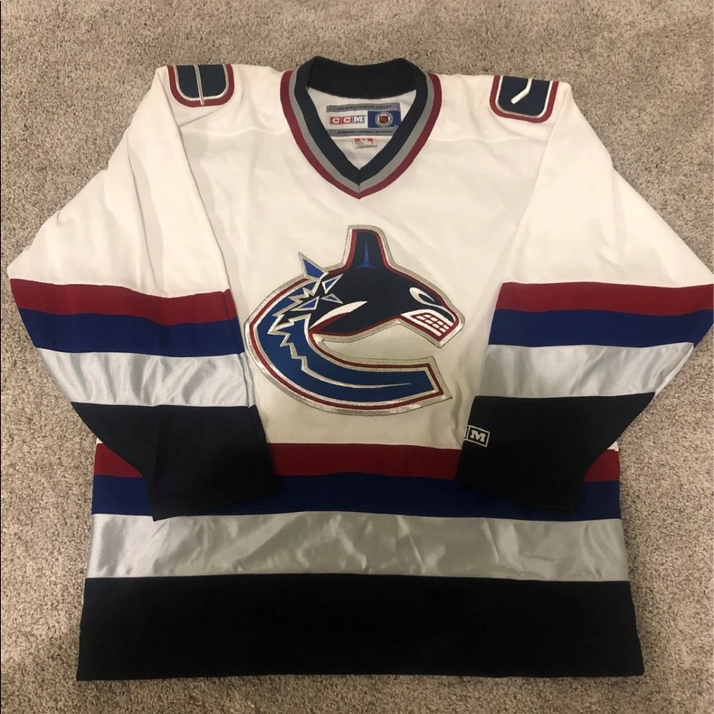 Vintage vancover canucks jersey
